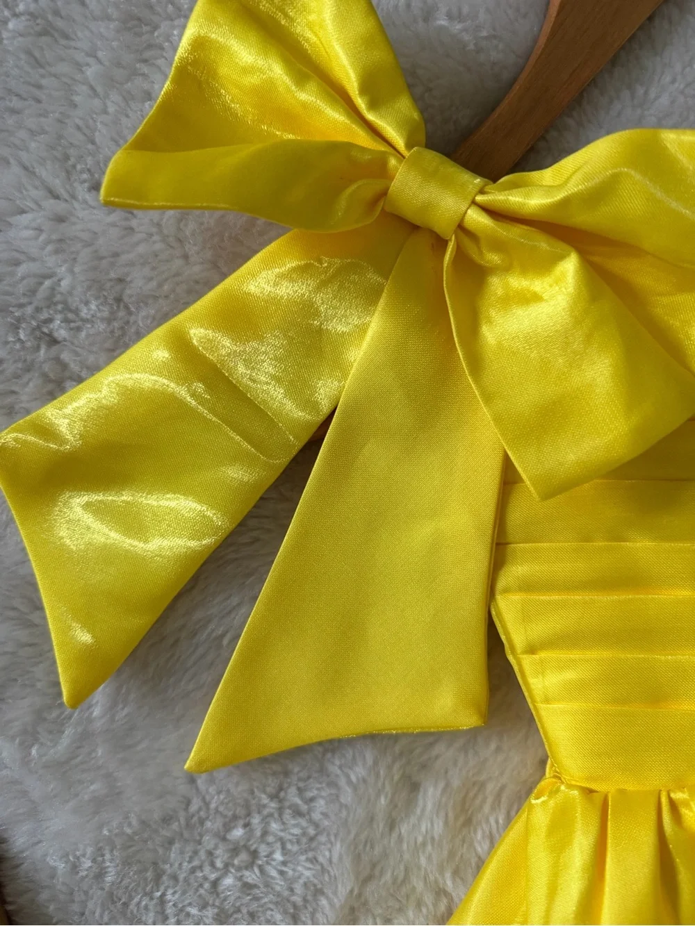 Yellow Bow-Shoulder Girls' Party Dress
